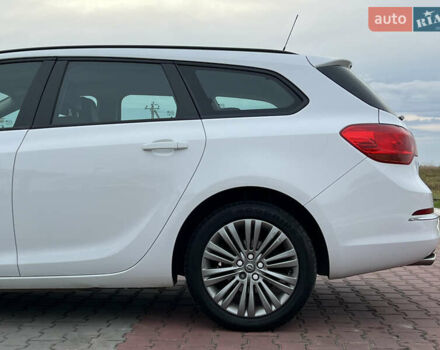 Белый Опель Астра, объемом двигателя 1.4 л и пробегом 170 тыс. км за 7600 $, фото 5 на Automoto.ua