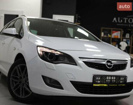 Белый Опель Астра, объемом двигателя 1.7 л и пробегом 140 тыс. км за 7700 $, фото 18 на Automoto.ua