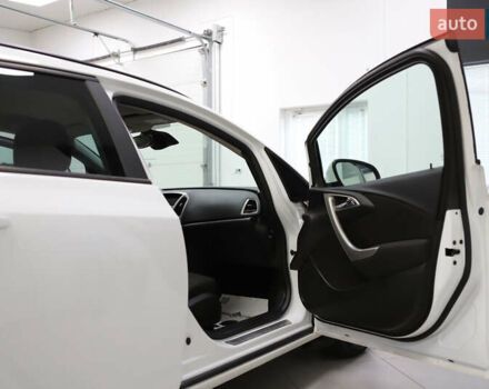 Белый Опель Астра, объемом двигателя 1.7 л и пробегом 140 тыс. км за 7700 $, фото 63 на Automoto.ua