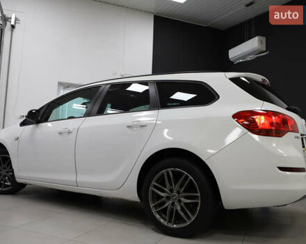 Белый Опель Астра, объемом двигателя 1.7 л и пробегом 140 тыс. км за 7700 $, фото 6 на Automoto.ua