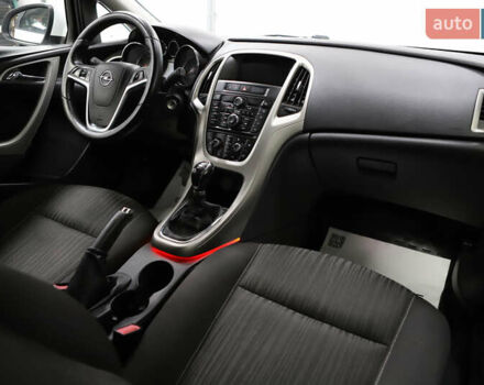 Белый Опель Астра, объемом двигателя 1.7 л и пробегом 140 тыс. км за 7700 $, фото 82 на Automoto.ua