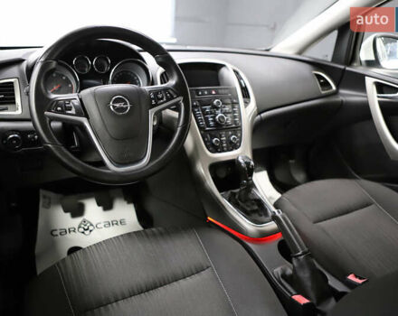 Белый Опель Астра, объемом двигателя 1.7 л и пробегом 140 тыс. км за 7700 $, фото 71 на Automoto.ua