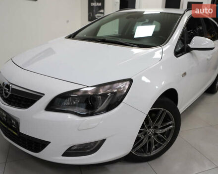 Белый Опель Астра, объемом двигателя 1.7 л и пробегом 140 тыс. км за 7700 $, фото 17 на Automoto.ua