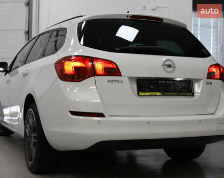 Белый Опель Астра, объемом двигателя 1.7 л и пробегом 140 тыс. км за 7700 $, фото 28 на Automoto.ua