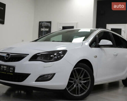 Белый Опель Астра, объемом двигателя 1.7 л и пробегом 140 тыс. км за 7700 $, фото 10 на Automoto.ua