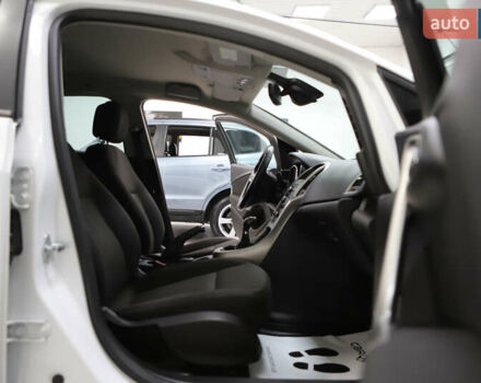 Белый Опель Астра, объемом двигателя 1.7 л и пробегом 140 тыс. км за 7700 $, фото 64 на Automoto.ua