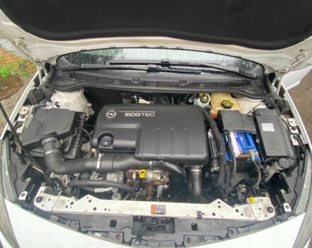 Опель Астра 2013 в Фастове на Automoto.ua Белый Опель Астра, объемом двигателя 1.7 л и пробегом 296 тыс. км за 8000 $, фото 8 на Automoto.ua