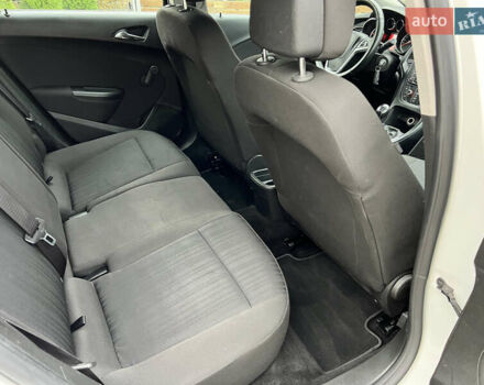 Опель Астра 2013 у Львові на Automoto.ua Білий Опель Астра, об'ємом двигуна 1.7 л та пробігом 192 тис. км за 7300 $, фото 27 на Automoto.ua