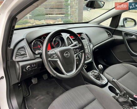 Опель Астра 2013 у Львові на Automoto.ua Білий Опель Астра, об'ємом двигуна 1.7 л та пробігом 192 тис. км за 7300 $, фото 16 на Automoto.ua