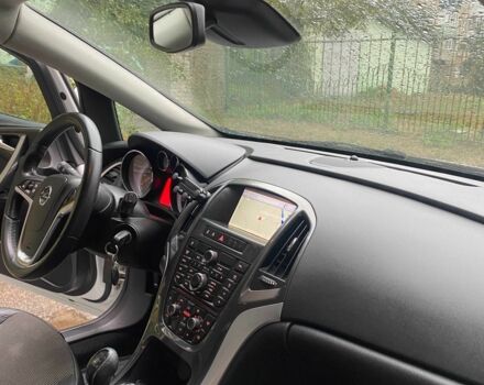 Опель Астра 2013 в Фастове на Automoto.ua Белый Опель Астра, объемом двигателя 1.7 л и пробегом 296 тыс. км за 8000 $, фото 19 на Automoto.ua