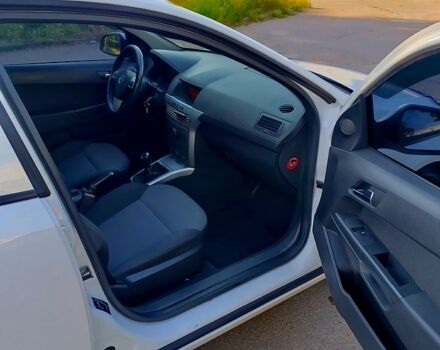 Белый Опель Астра, объемом двигателя 1.6 л и пробегом 195 тыс. км за 6800 $, фото 9 на Automoto.ua