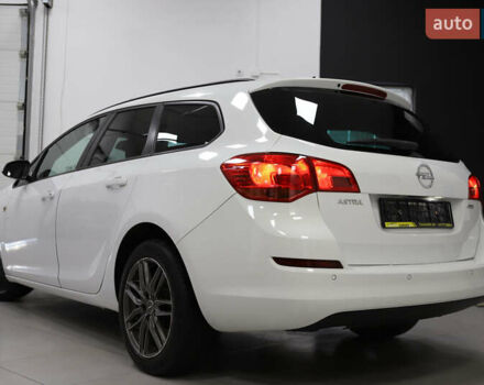 Белый Опель Астра, объемом двигателя 1.7 л и пробегом 140 тыс. км за 7700 $, фото 30 на Automoto.ua