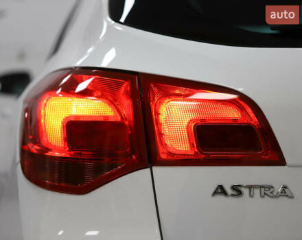 Белый Опель Астра, объемом двигателя 1.7 л и пробегом 140 тыс. км за 7700 $, фото 43 на Automoto.ua