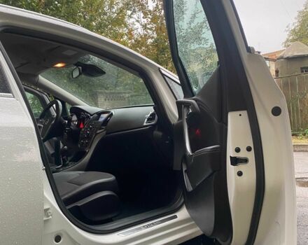 Опель Астра 2013 в Фастове на Automoto.ua Белый Опель Астра, объемом двигателя 1.7 л и пробегом 296 тыс. км за 8000 $, фото 13 на Automoto.ua