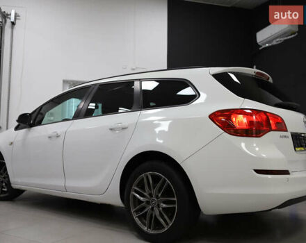 Белый Опель Астра, объемом двигателя 1.7 л и пробегом 140 тыс. км за 7700 $, фото 32 на Automoto.ua