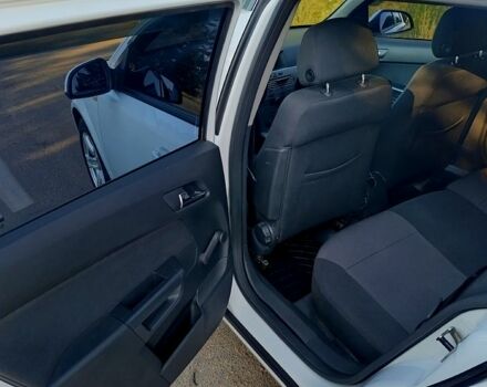 Белый Опель Астра, объемом двигателя 1.6 л и пробегом 195 тыс. км за 6800 $, фото 11 на Automoto.ua