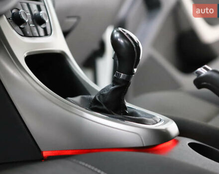 Белый Опель Астра, объемом двигателя 1.7 л и пробегом 140 тыс. км за 7700 $, фото 49 на Automoto.ua