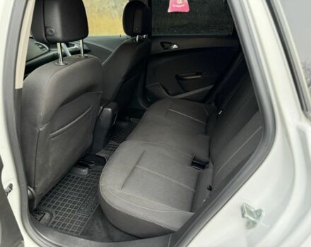 Белый Опель Астра, объемом двигателя 1.7 л и пробегом 280 тыс. км за 7300 $, фото 7 на Automoto.ua