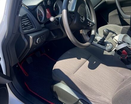 Белый Опель Астра, объемом двигателя 1.6 л и пробегом 244 тыс. км за 8000 $, фото 5 на Automoto.ua