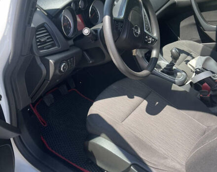 Білий Опель Астра, об'ємом двигуна 1.6 л та пробігом 240 тис. км за 8500 $, фото 3 на Automoto.ua