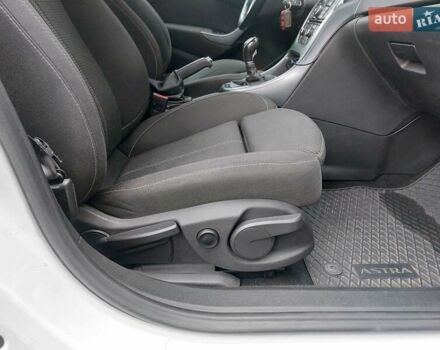 Белый Опель Астра, объемом двигателя 1.6 л и пробегом 211 тыс. км за 9300 $, фото 10 на Automoto.ua