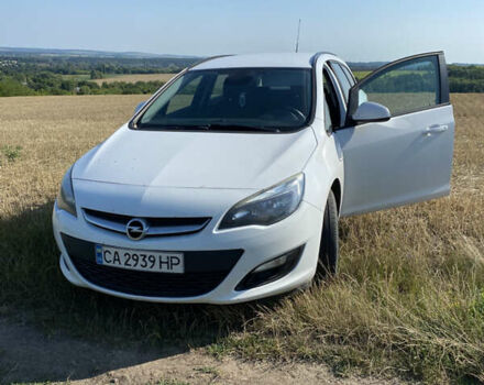 Белый Опель Астра, объемом двигателя 1.3 л и пробегом 250 тыс. км за 7300 $, фото 3 на Automoto.ua