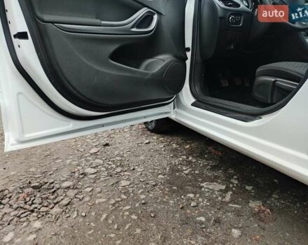 Белый Опель Астра, объемом двигателя 1.6 л и пробегом 184 тыс. км за 10000 $, фото 21 на Automoto.ua