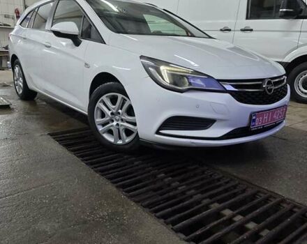 Опель Астра 2017 в Бердичеве на Automoto.ua Белый Опель Астра, объемом двигателя 1.6 л и пробегом 169 тыс. км за 8800 $, фото 4 на Automoto.ua