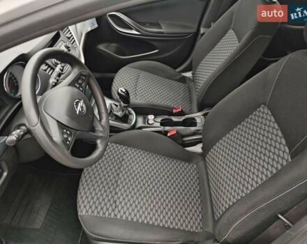 Белый Опель Астра, объемом двигателя 1.6 л и пробегом 184 тыс. км за 10000 $, фото 13 на Automoto.ua