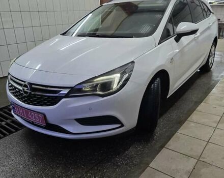 Опель Астра 2017 в Бердичеве на Automoto.ua Белый Опель Астра, объемом двигателя 1.6 л и пробегом 169 тыс. км за 8800 $, фото 1 на Automoto.ua