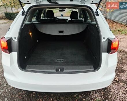 Белый Опель Астра, объемом двигателя 1.6 л и пробегом 184 тыс. км за 10000 $, фото 24 на Automoto.ua