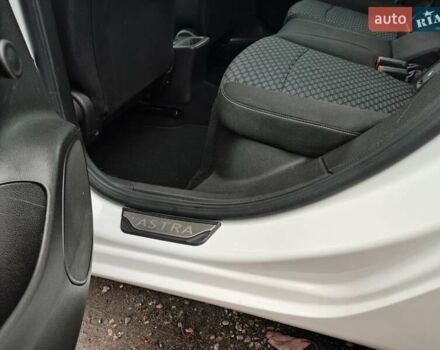 Белый Опель Астра, объемом двигателя 1.6 л и пробегом 184 тыс. км за 10000 $, фото 20 на Automoto.ua