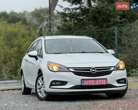 Белый Опель Астра, объемом двигателя 1.6 л и пробегом 182 тыс. км за 9999 $, фото 3 на Automoto.ua