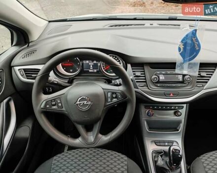 Белый Опель Астра, объемом двигателя 1.6 л и пробегом 184 тыс. км за 10000 $, фото 14 на Automoto.ua