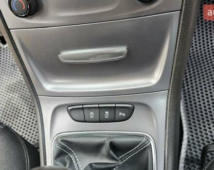 Опель Астра 2018 в Чернигове на Automoto.ua Белый Опель Астра, объемом двигателя 1.6 л и пробегом 248 тыс. км за 8999 $, фото 27 на Automoto.ua