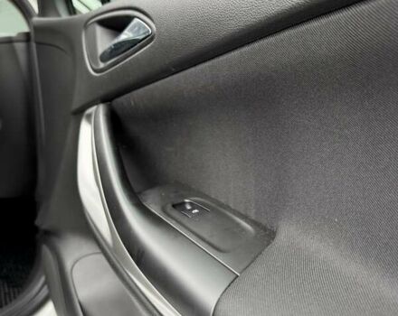 Белый Опель Астра, объемом двигателя 1.6 л и пробегом 223 тыс. км за 11000 $, фото 74 на Automoto.ua