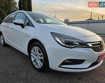 Белый Опель Астра, объемом двигателя 1.6 л и пробегом 178 тыс. км за 9999 $, фото 17 на Automoto.ua