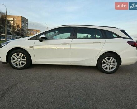 Белый Опель Астра, объемом двигателя 1.6 л и пробегом 178 тыс. км за 9999 $, фото 14 на Automoto.ua