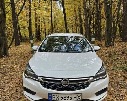 Опель Астра 2019 у Нетешине на Automoto.ua Білий Опель Астра, об'ємом двигуна 1.6 л та пробігом 212 тис. км за 11300 $, фото 5 на Automoto.ua