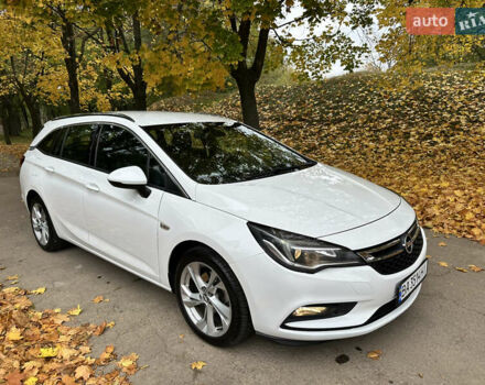 Опель Астра 2019 в Кропивницком (Кировограде) на Automoto.ua Белый Опель Астра, объемом двигателя 1.6 л и пробегом 217 тыс. км за 11500 $, фото 8 на Automoto.ua