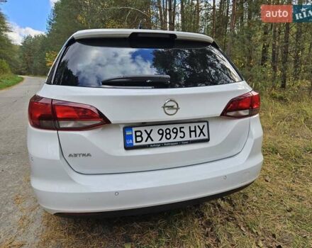 Опель Астра 2019 у Нетешине на Automoto.ua Білий Опель Астра, об'ємом двигуна 1.6 л та пробігом 212 тис. км за 11300 $, фото 3 на Automoto.ua