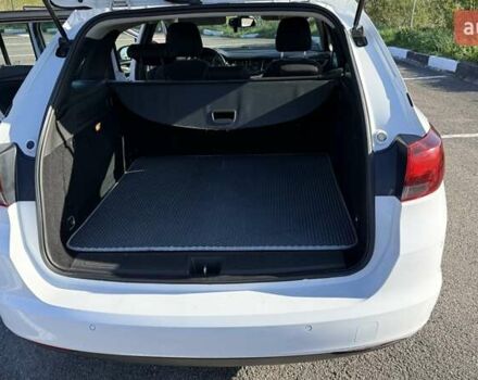 Белый Опель Астра, объемом двигателя 1.6 л и пробегом 250 тыс. км за 11000 $, фото 38 на Automoto.ua