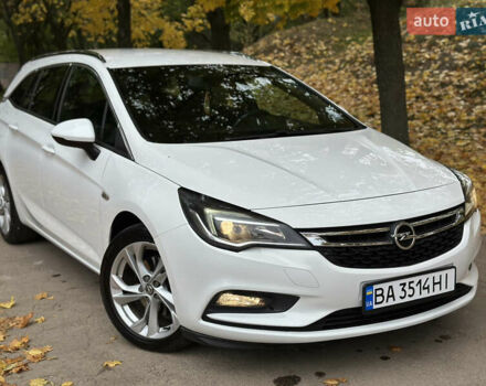 Опель Астра 2019 в Кропивницком (Кировограде) на Automoto.ua Белый Опель Астра, объемом двигателя 1.6 л и пробегом 217 тыс. км за 11500 $, фото 9 на Automoto.ua