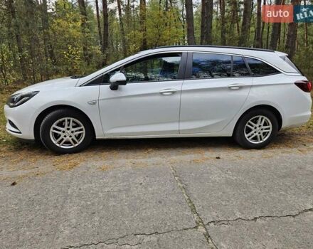 Опель Астра 2019 у Нетешине на Automoto.ua Білий Опель Астра, об'ємом двигуна 1.6 л та пробігом 212 тис. км за 11300 $, фото 4 на Automoto.ua