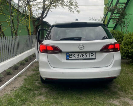 Белый Опель Астра, объемом двигателя 1.5 л и пробегом 140 тыс. км за 14200 $, фото 2 на Automoto.ua