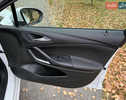 Белый Опель Астра, объемом двигателя 1.5 л и пробегом 196 тыс. км за 12400 $, фото 50 на Automoto.ua