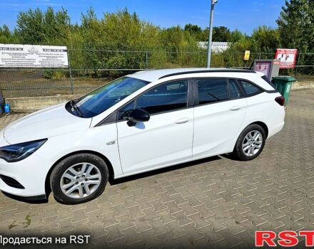 Белый Опель Астра, объемом двигателя 1.5 л и пробегом 100 тыс. км за 14500 $, фото 3 на Automoto.ua