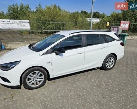 Белый Опель Астра, объемом двигателя 1.5 л и пробегом 100 тыс. км за 14500 $, фото 3 на Automoto.ua