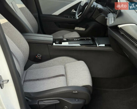 Белый Опель Астра, объемом двигателя 1.5 л и пробегом 23 тыс. км за 20499 $, фото 11 на Automoto.ua