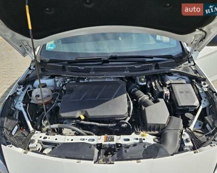 Белый Опель Астра, объемом двигателя 1.5 л и пробегом 100 тыс. км за 14500 $, фото 5 на Automoto.ua